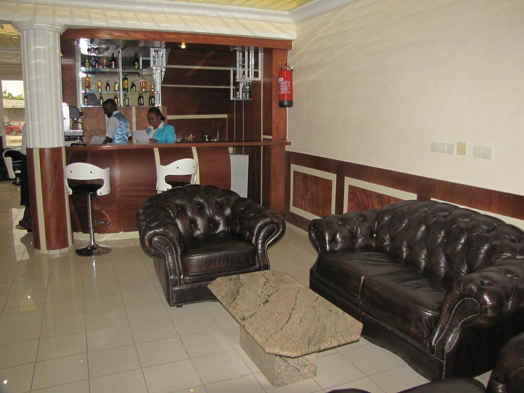 Afrique Hotel Douala Airport Eksteriør billede