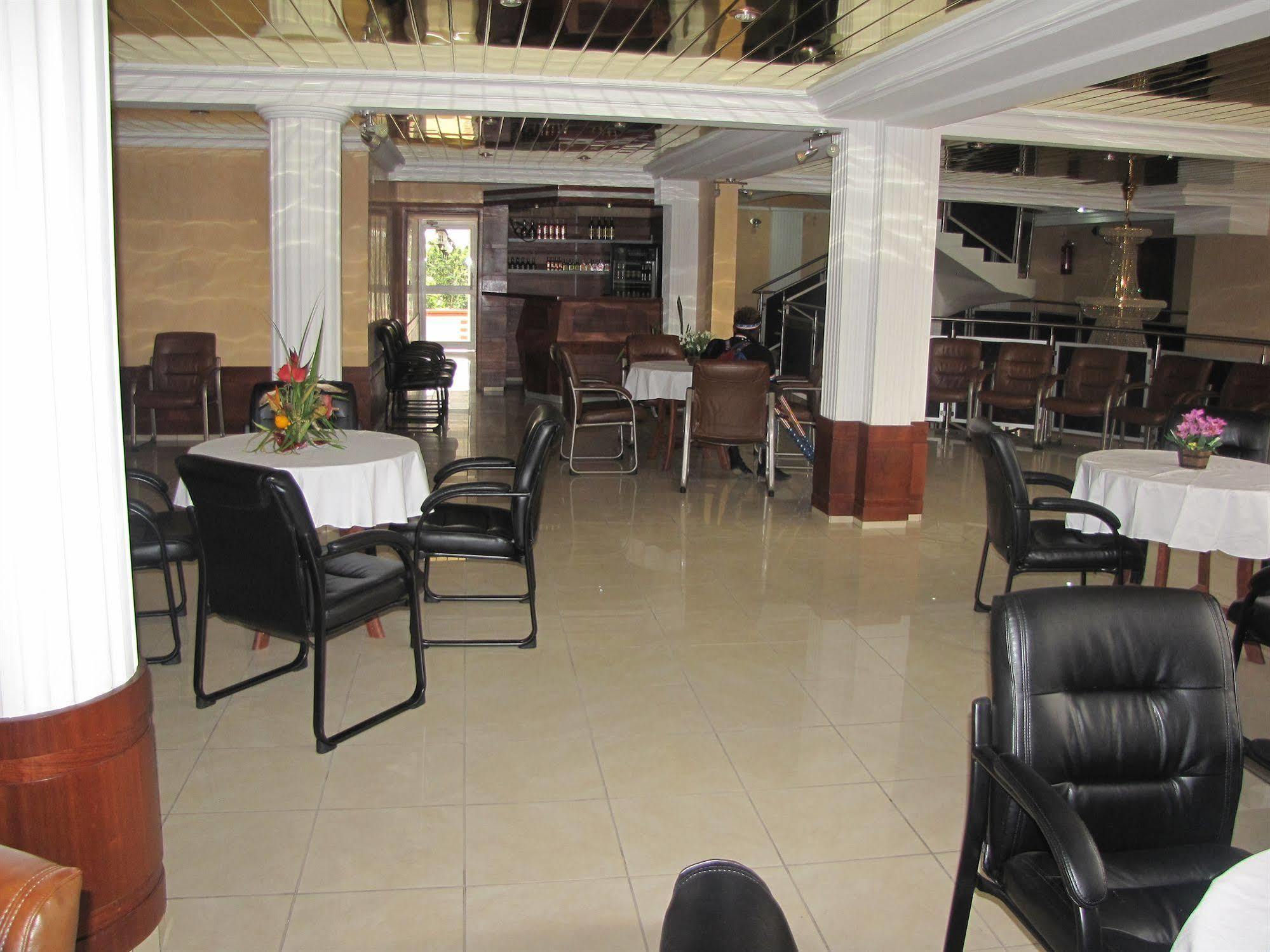 Afrique Hotel Douala Airport Eksteriør billede