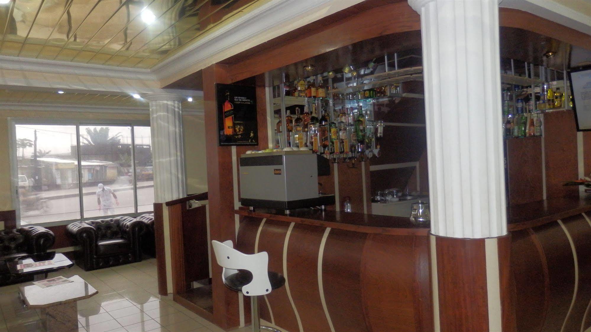 Afrique Hotel Douala Airport Eksteriør billede